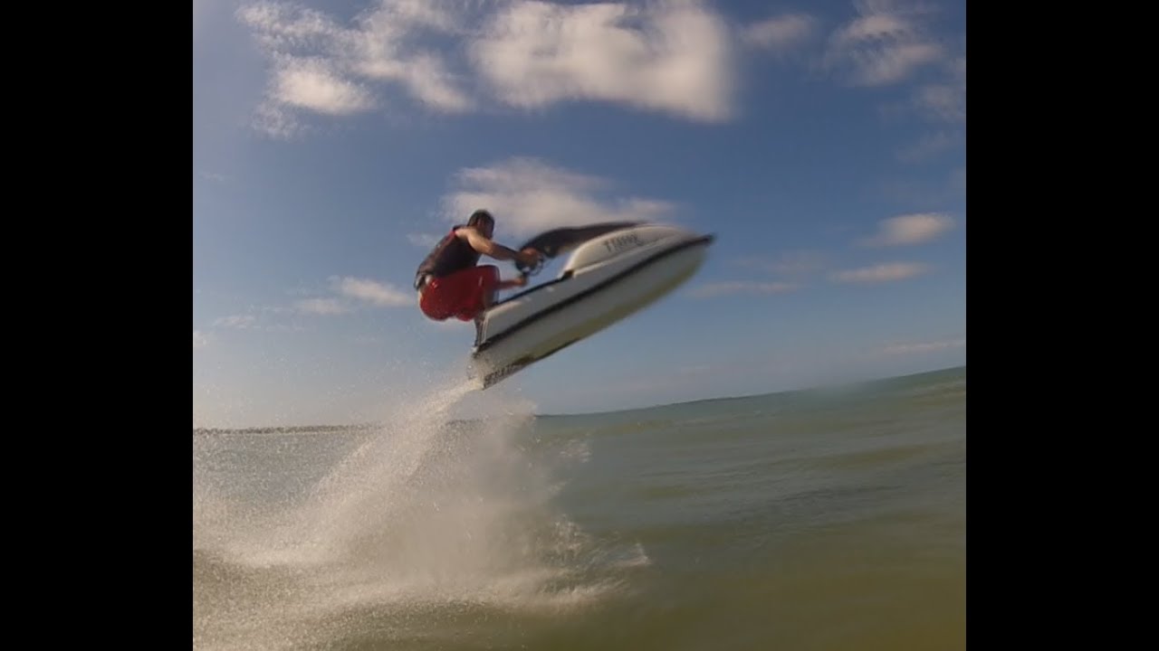 Kawasaki 750sx wave jumping GoPro