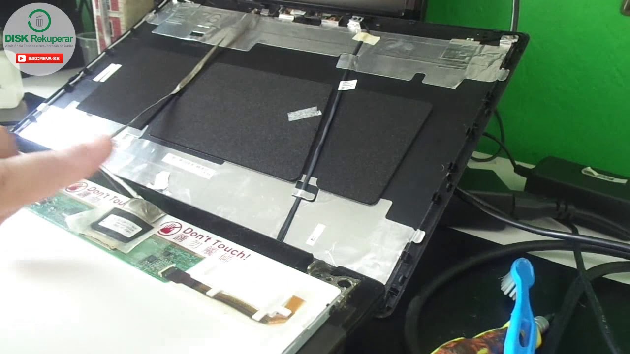 Imagem do notebook tremendo e com riscos. Me surpreendi com o diagnóstico final. Assista até o fim!