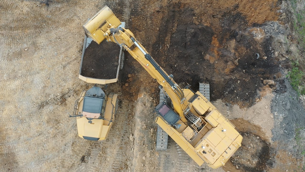 Schlouch Deploys Big Cat 395 to Massive Project