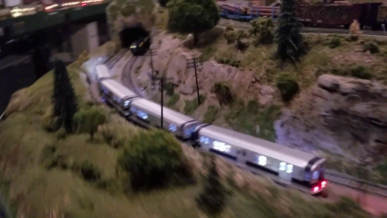 HO-Scale R-17 Subway sets, MTH vs Walthers