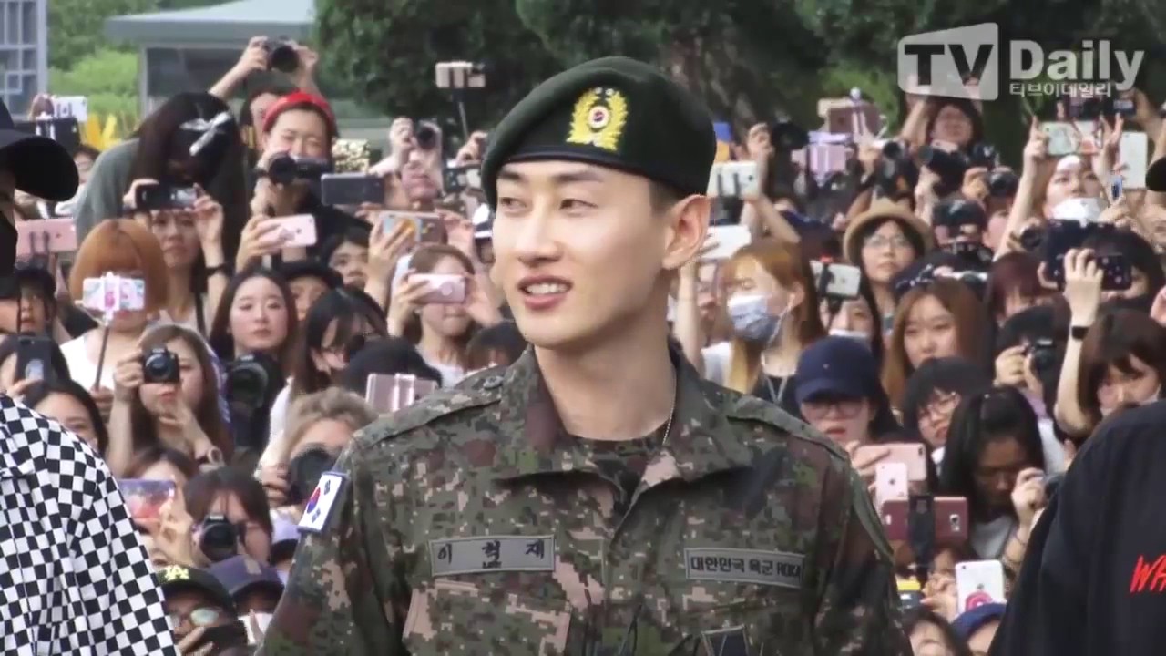 [NEWS] 170712 銀赫退伍!!!!!! 슈퍼주니어 은혁 전역