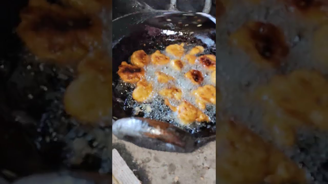 पकौड़ी किस तरह चला जाता है देख सकते हैं वीडियो में 😝😝🥰🥰🥰