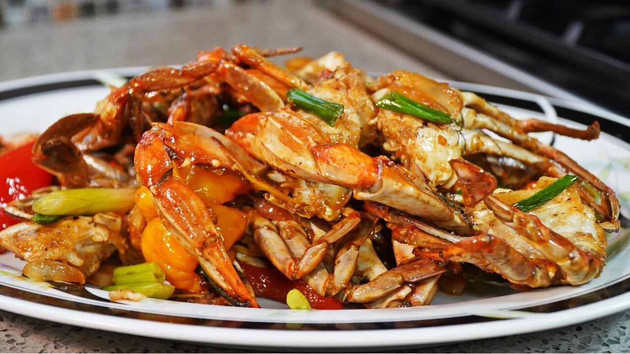 Pepper Crab #TastyTuesdays | CaribbeanPot.com
