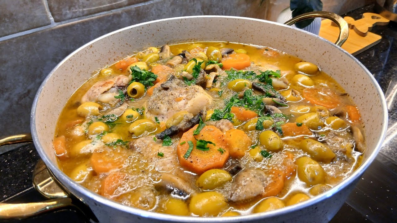 #طاجين الزيتون بالفطر 🍄 بنة الاعراس الوصفة لي جامي نستغنا عليها ولا نبدلها تقطر بالبنة 👌💯