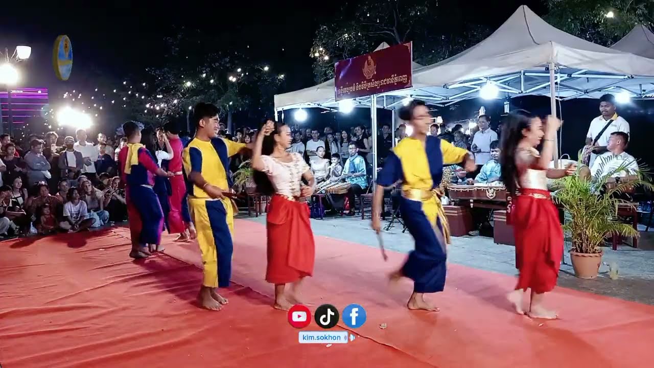 #របាំក្រាប #ផ្លូវថ្មើរជើងចតុមុខ #walkstreet 