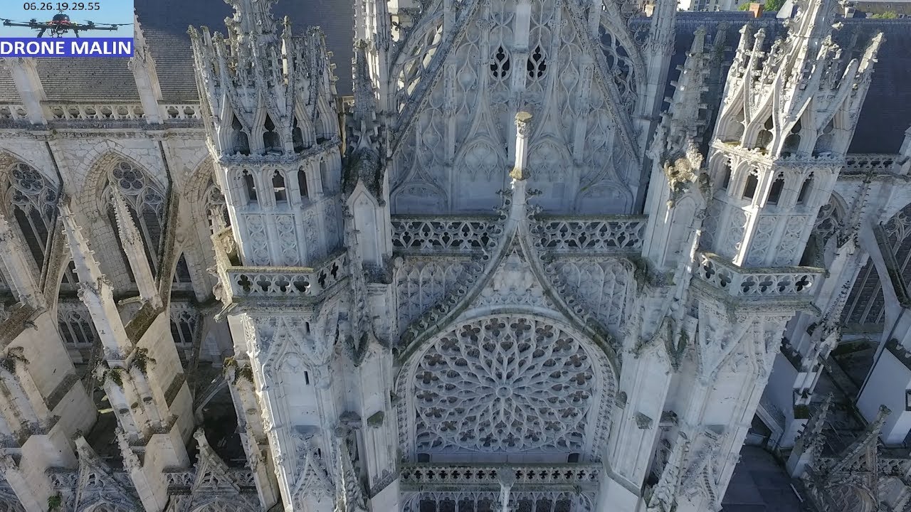 Cath&eacute;drale d'Evreux en vue a&eacute;rienne par drone