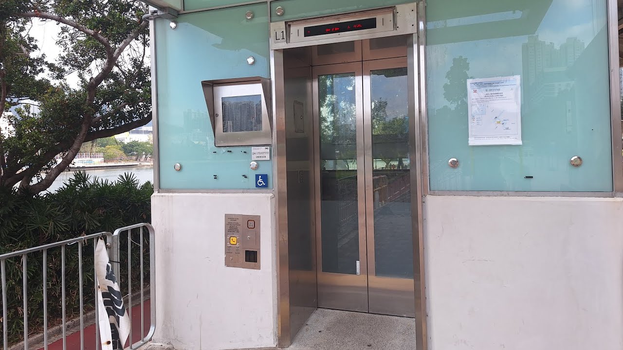 沙田橫跨大涌橋路近富豪花園行人天橋L1號TKE升降機