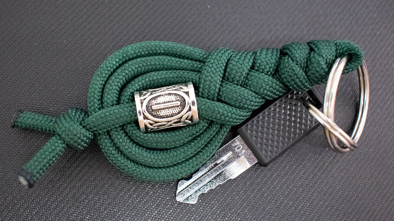 Llavero paracord tipo hoja con runa vikinga