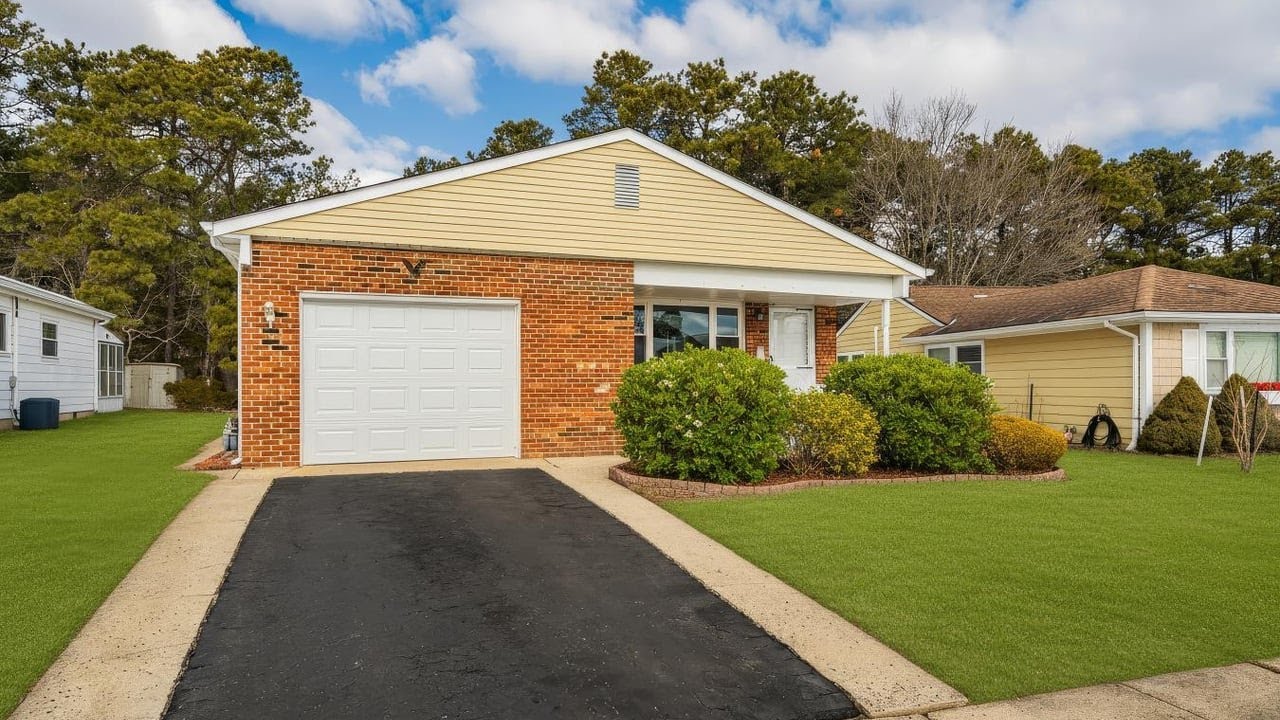 419 Costa Mesa Dr, Toms River, NJ