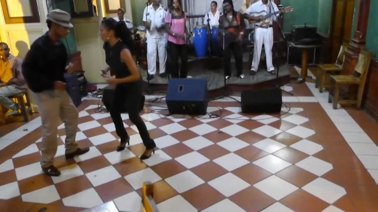 Son Cubano - Onel and Yalenis en Casa de la Trova