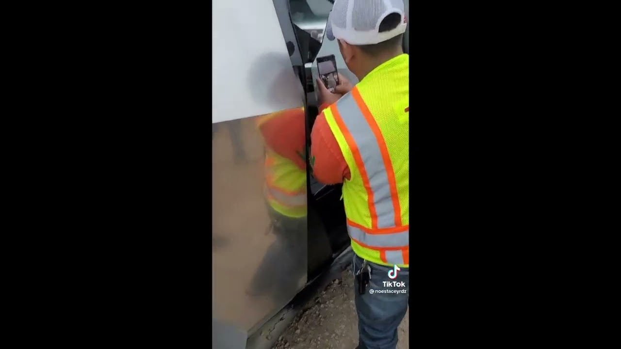 Tesla Cybertruck - New Footage from Tik Tok (2021)