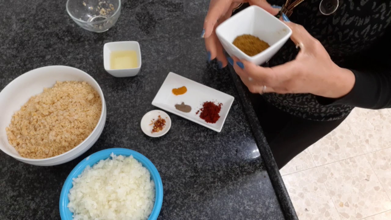 סמבוסק חומוס- בצק מטוגן וקריספי במילוי נדיב של גרגורי חומוס מתובל ופיקנטי