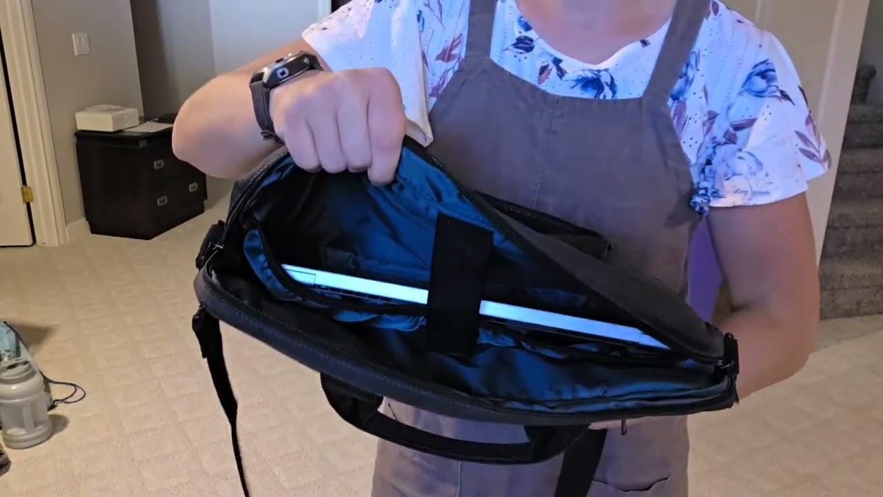 Lenovo Laptop Carrying Case T210, 15.6-Inch Laptop and Tablet - Watch Before Buying!