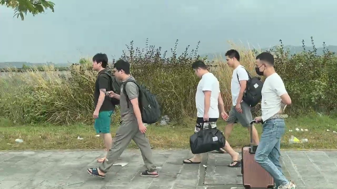 Scam workers flee compounds as Cambodia launches crackdown 