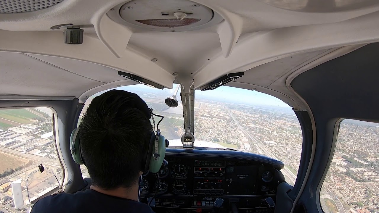 Camarillo Airport (KCMA) | Landing Runway 26 | Pilot