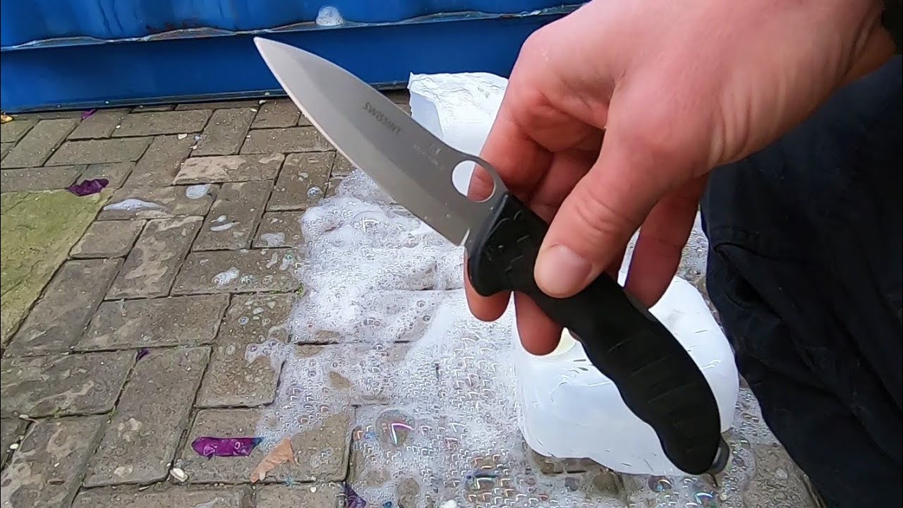 Victorinox Hunter Pro - POCKETKNIFE - KNIFE TEST EXTREME -DESTRUCTION TEST - SWISS MADE- #victorinox