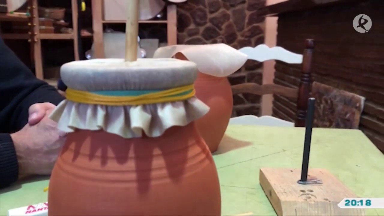 Cómo fabricar tu propia zambomba | A esta hora
