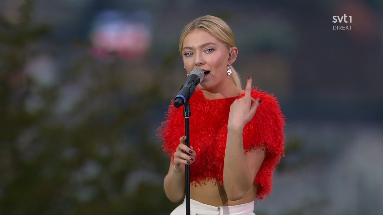 Astrid S - Someone New (Live 