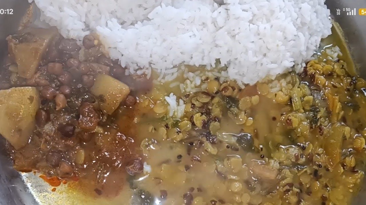 Gaon ka desi bhojan daal chawal sabji...