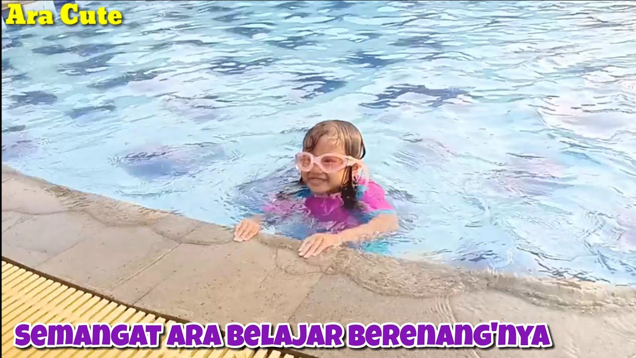 Ara Belajar Berenang Sambil Ngumpet 🏊 Habis Di Godain Terus KK Keira