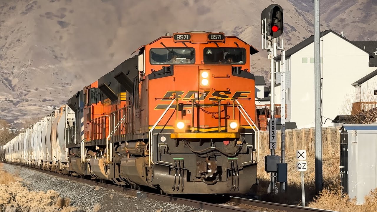 [4K] SD70ACe trio leads BNSF’s H-PVODEN1-31A (featuring MRL 4303)