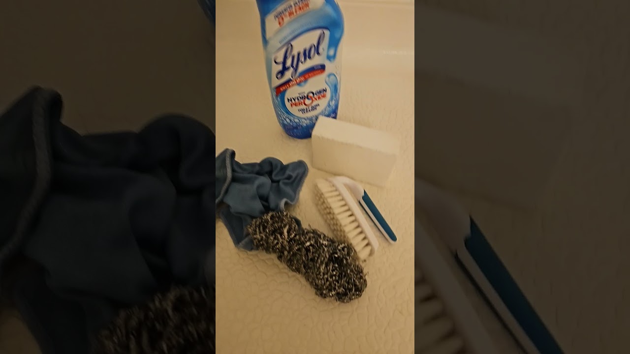 Best fiberglass tub cleaning hack! 