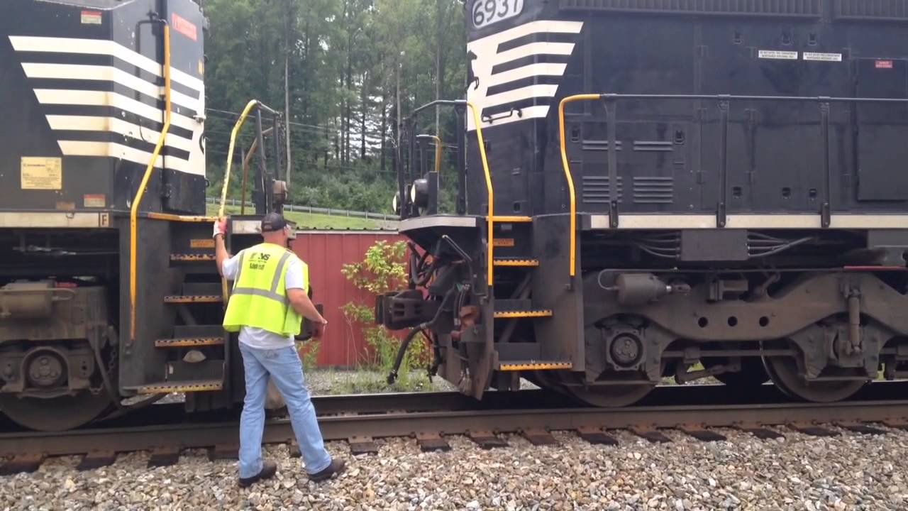 NS SD60E coupling up