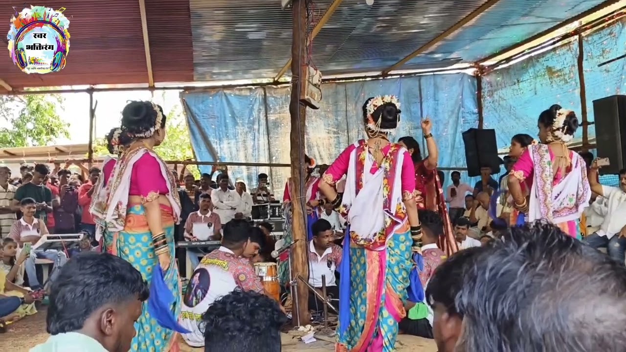 गवळण - वर चढल्यावर या कान्हाचा, खाली हलताना दिसला तो वाकडा l शक्ती वाले शाहीर वृदाली महाडीक l 