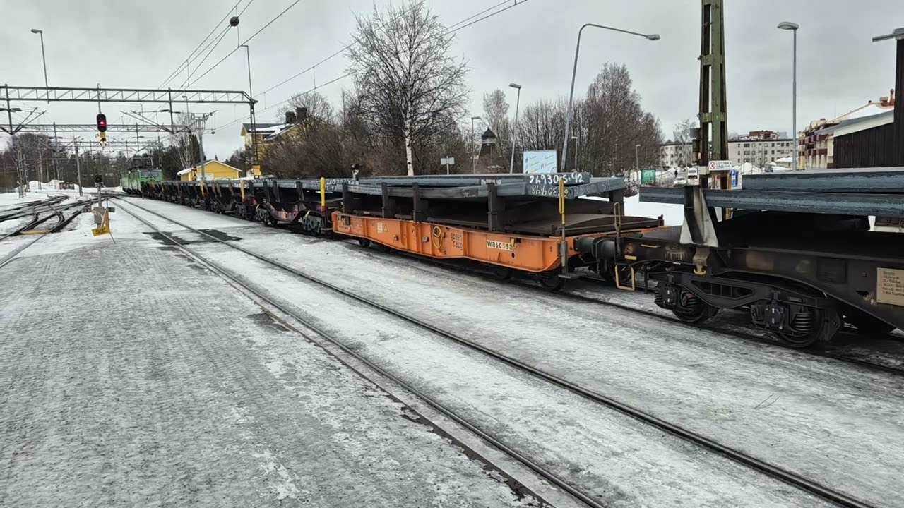 St&aring;lpendeln avg&aring;r fr&aring;n Boden s&ouml;derut.