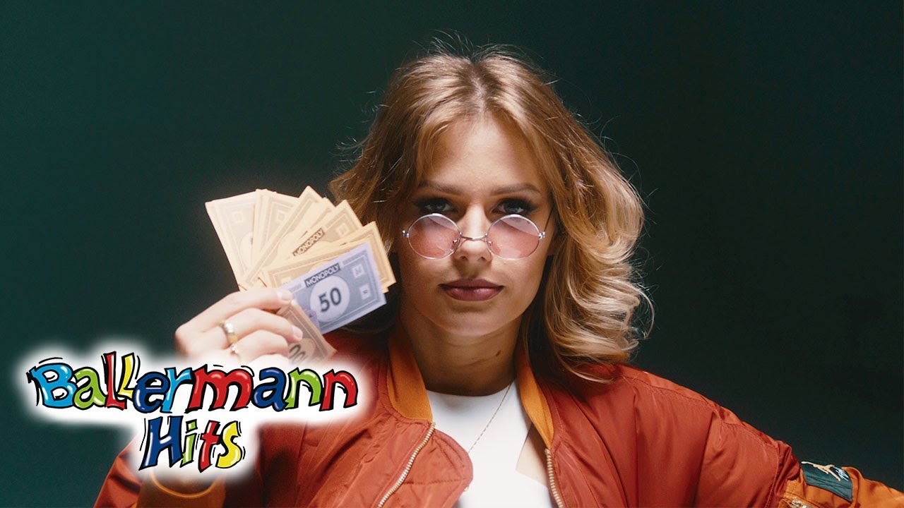 Carolina - Ich verballer heut mein Geld (Offizielles Musikvideo)