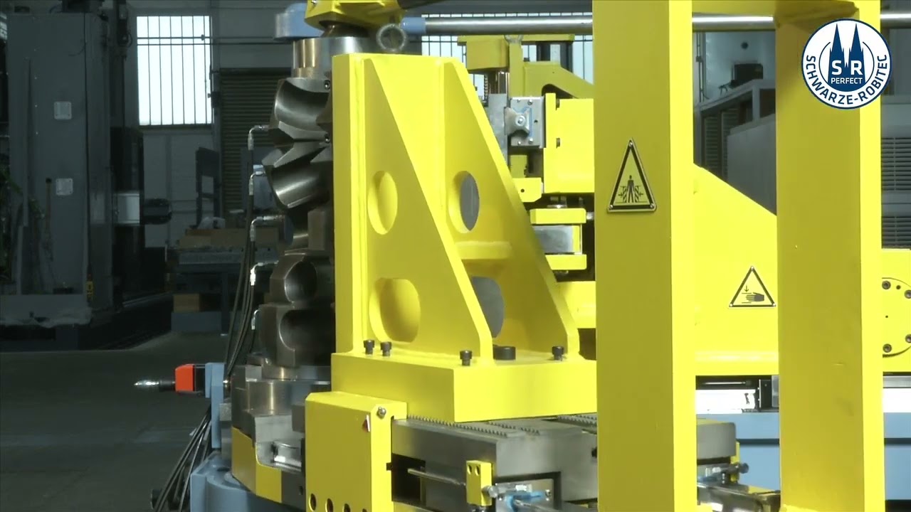 Zautomatyzowana cela gięcia rur frmy Schwarze Robitec - Automotive Polwelt