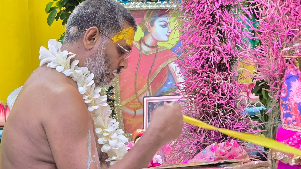 Braj ke jhahu ki lata ke jhula me jhulte huye ladli lal August 3, 2025 #shriradhavatika 