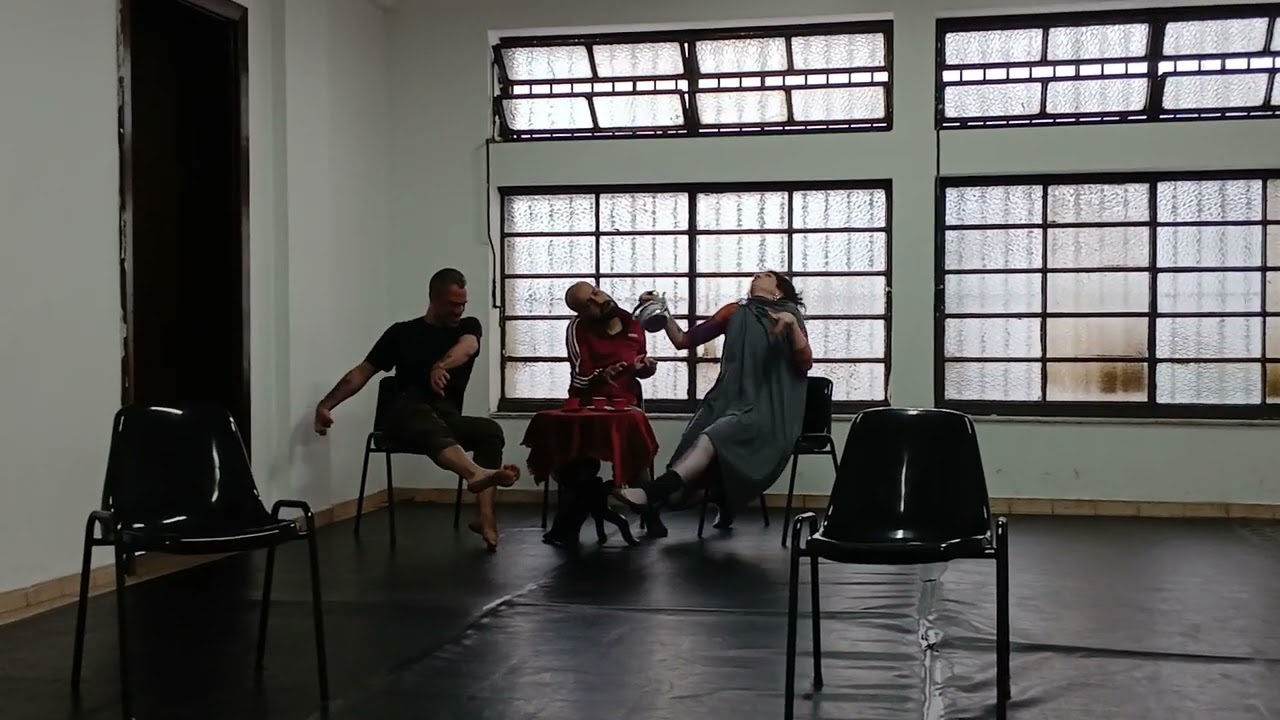 23/10- careta que vira monstro