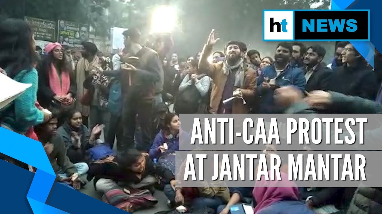 Mani Shankar Aiyar, Umar Khalid join anti-CAA protest at Jantar Mantar