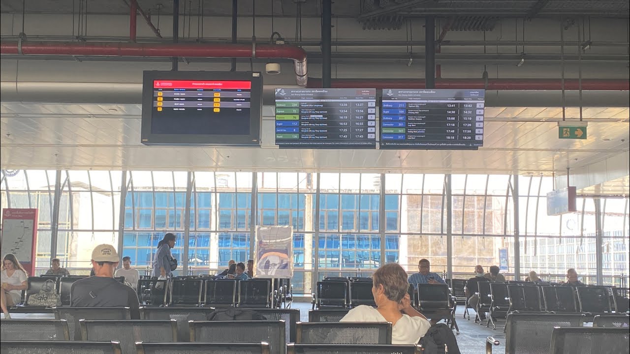 バンコク・ドーンムアン空港を突っ切るライブ