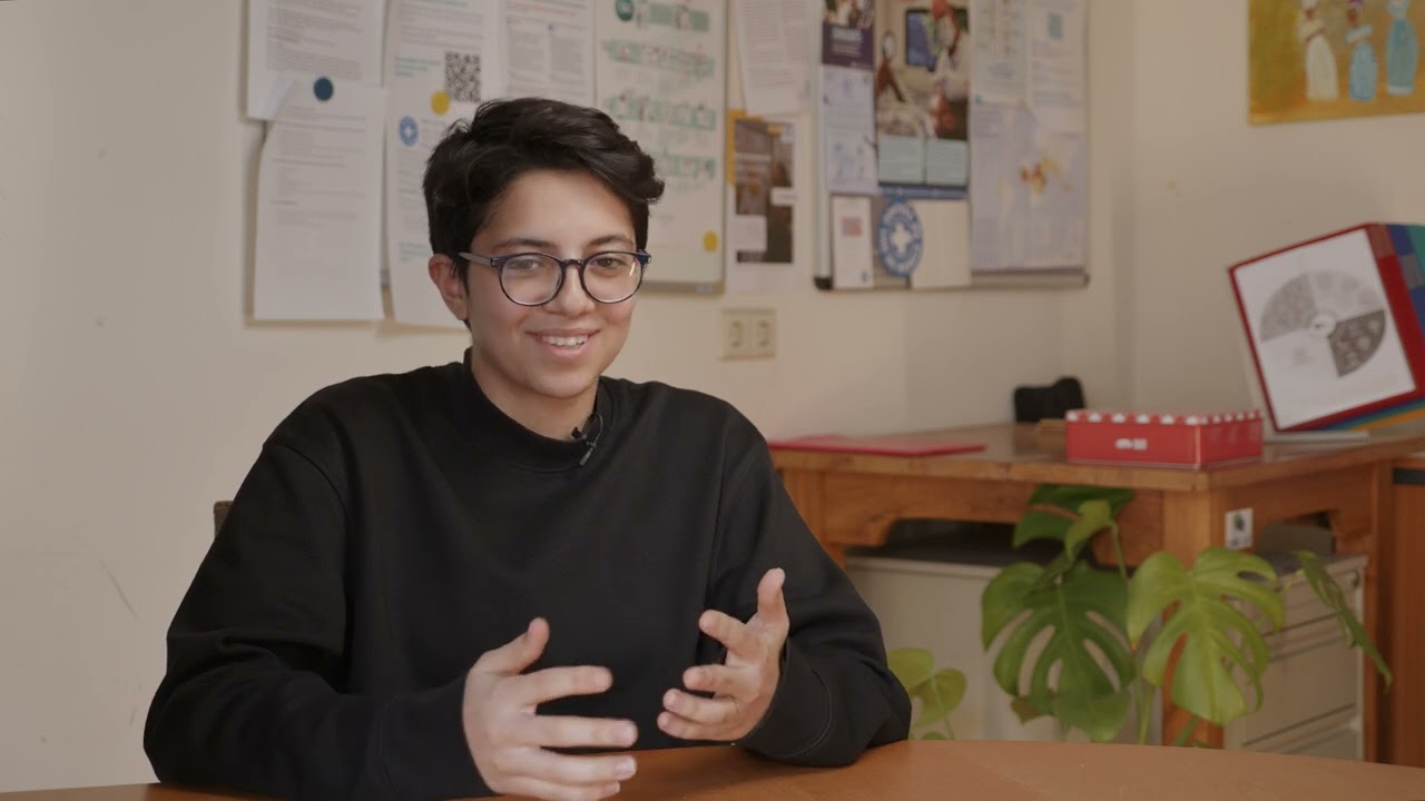 Asal (19) vluchtte uit Iran | Dokters van de Wereld