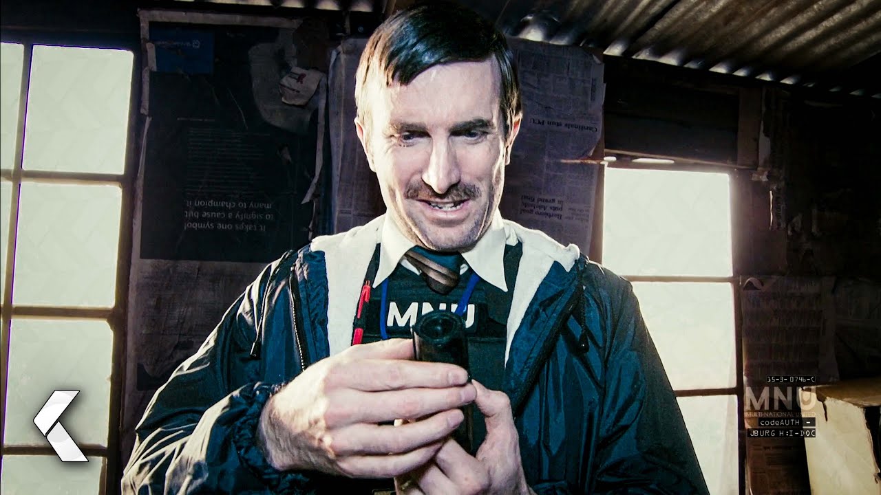 Wikus Finds The Black Spray Scene - District 9 (2009)