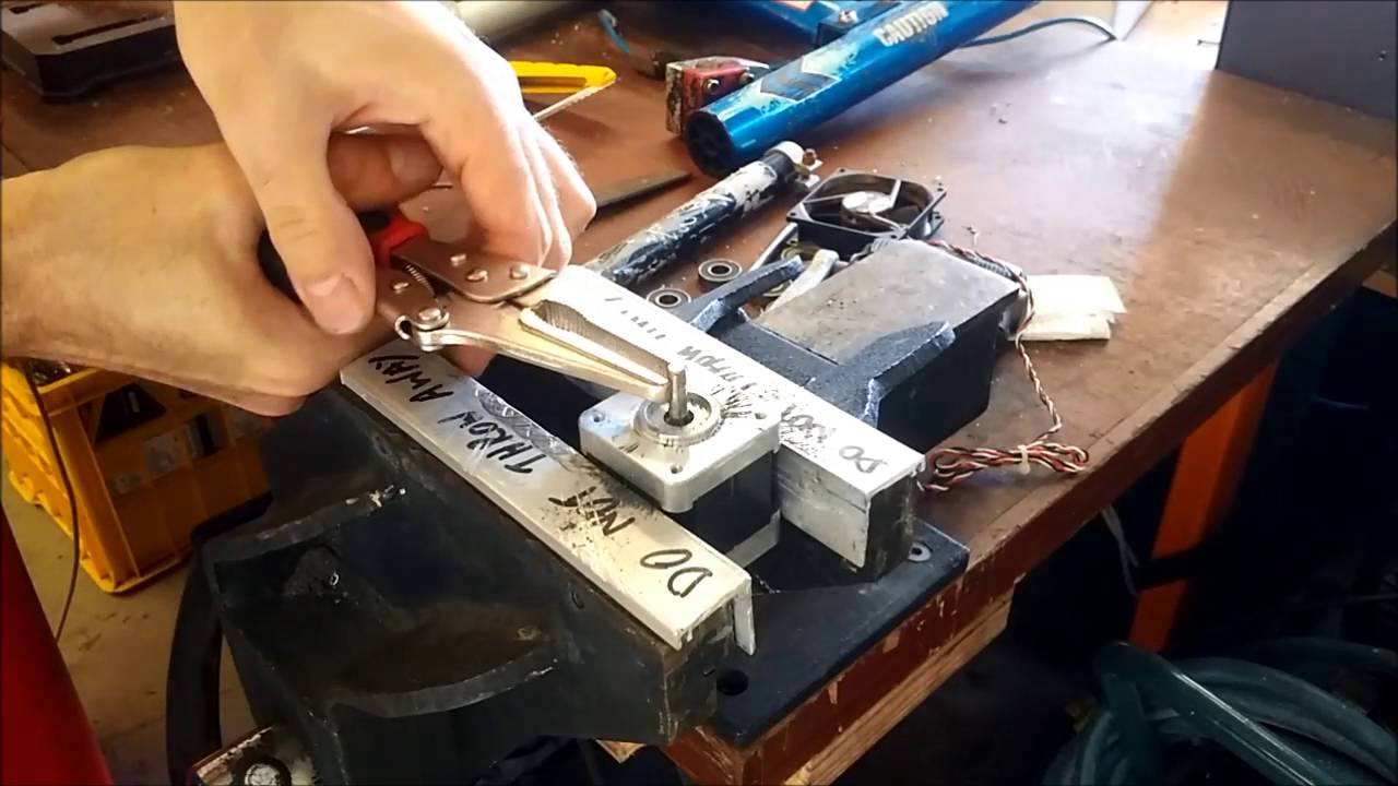 $65 3D Printer made from recycled electronic waste - Build sequence 05-01 - Fitting 20T cog
