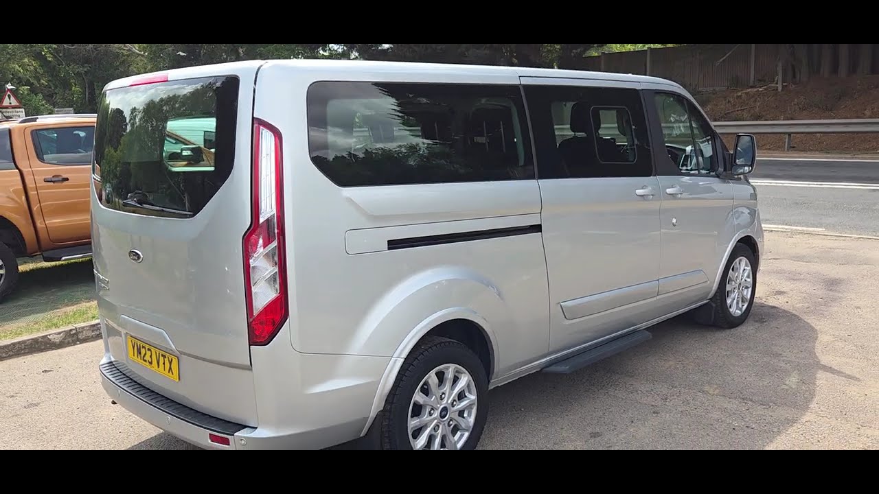 FORD TOURNEO CUSTOM 2.0 320 EcoBlue TITANIUM  L2  9 SEATS