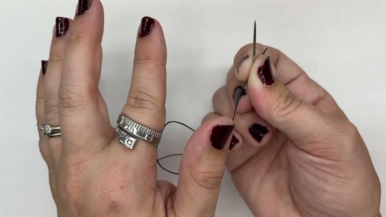 How to tie a starting knot for hand sewing