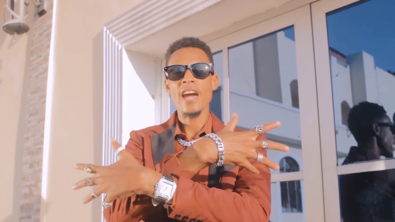 Alisquar Dj  Miyiwi mi labi done nawama  CLIP OFFICIEL