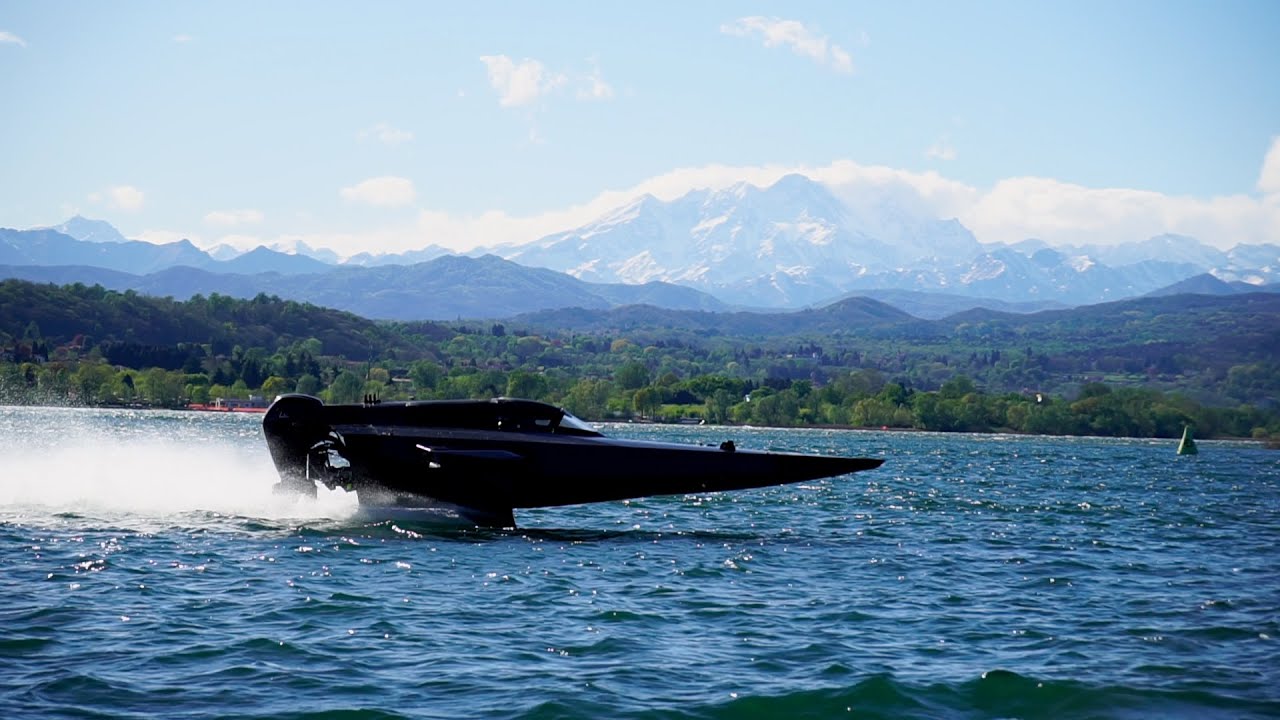 Alla scoperta delle super barche elettriche che nascono sul Lago Maggiore