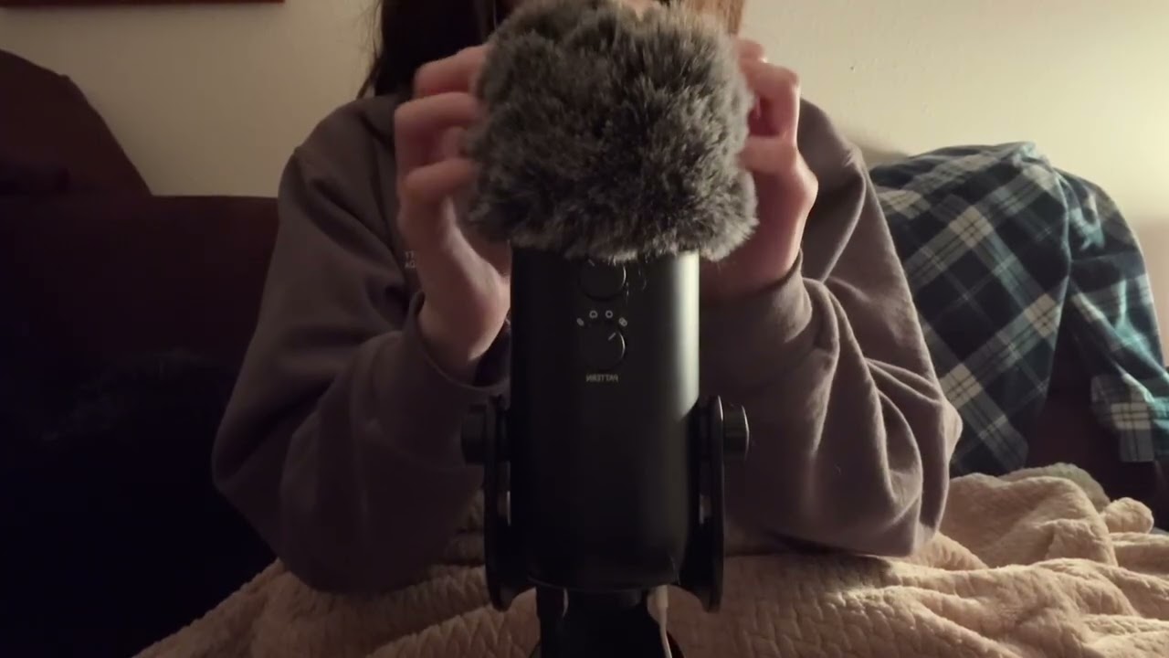 ASMR Head massage w/ fluffy mic cover