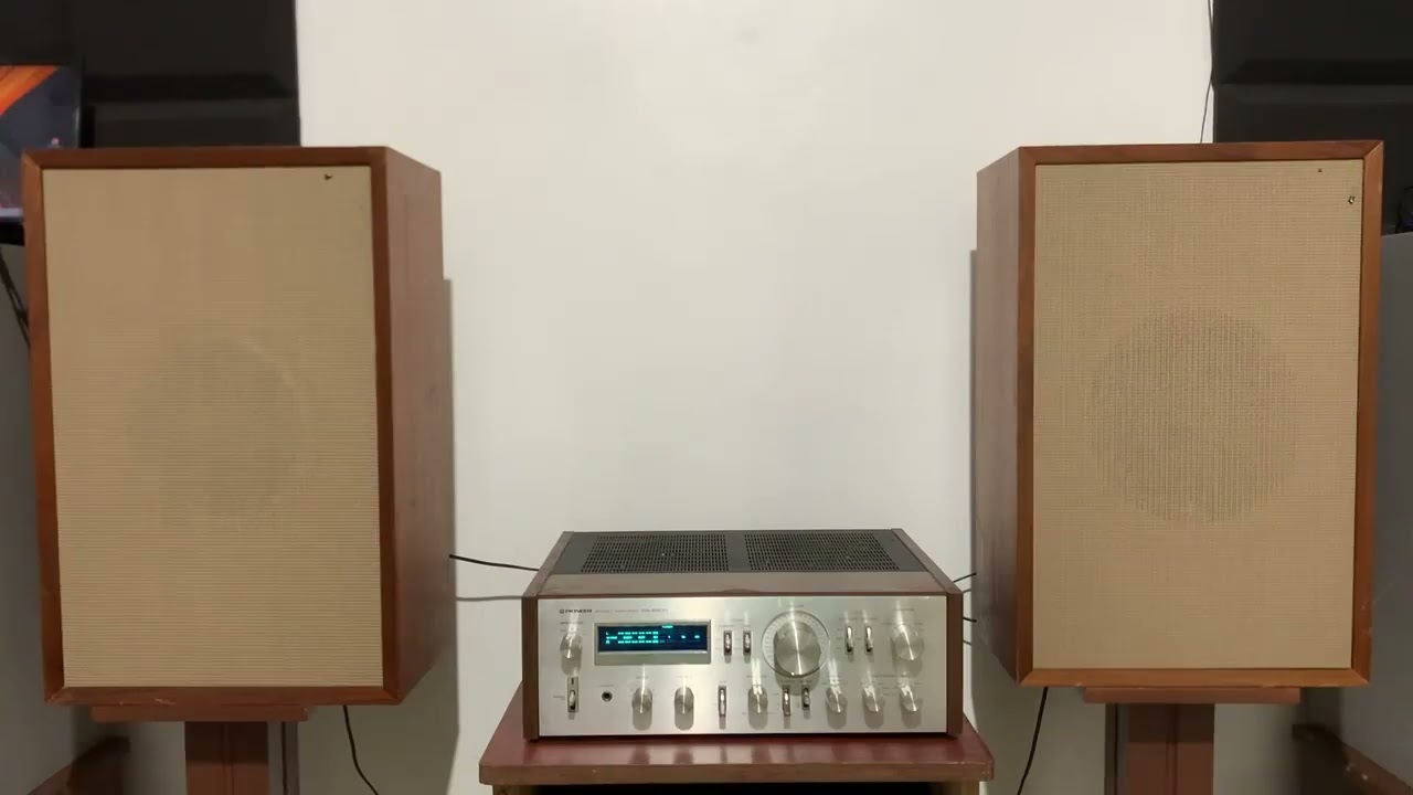 TANNOY Monitor Gold 10” Paired with beautiful Pioneer SA-8800