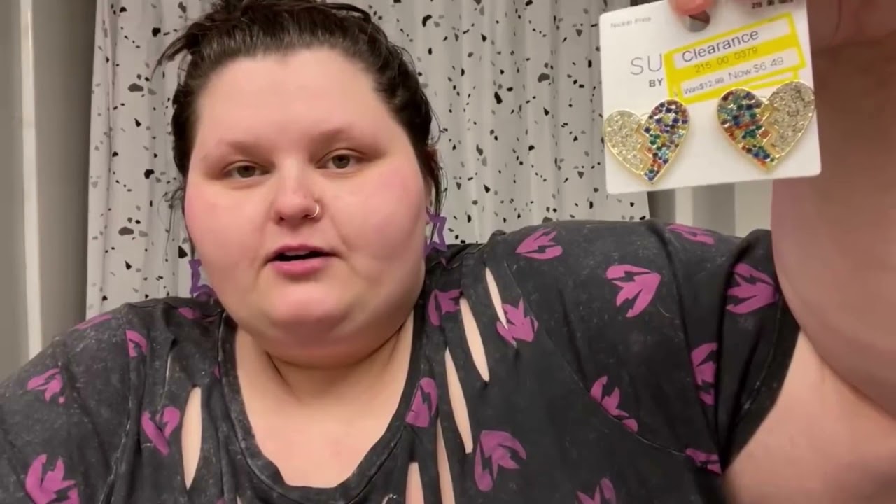 Amberlynn Reid’s obsession with EARRINGS + her failed depop shop