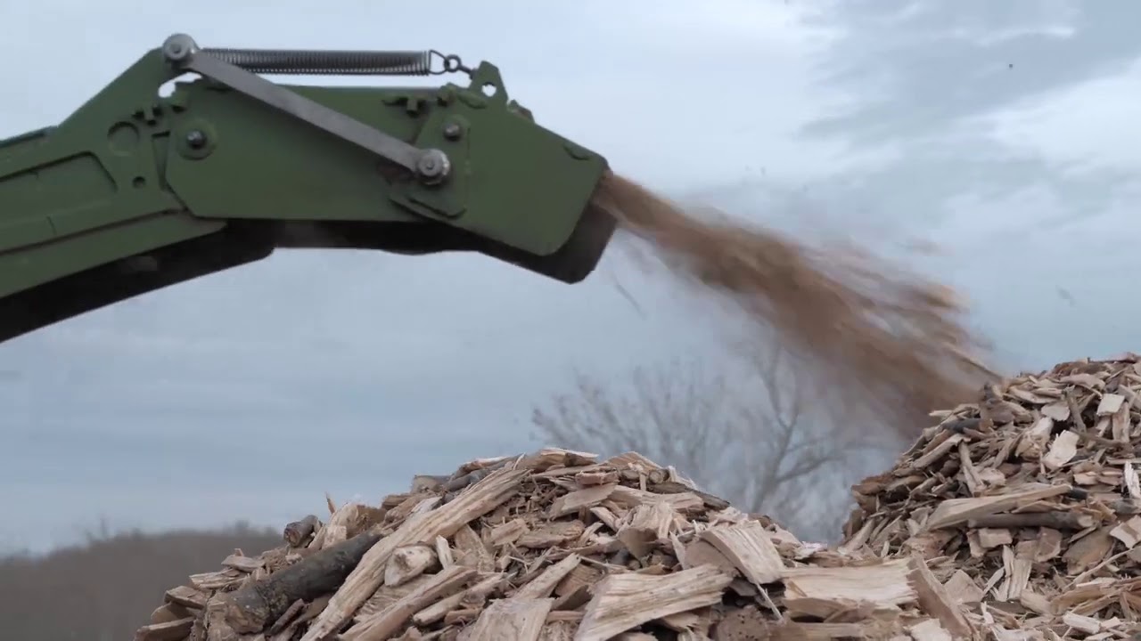 PTH 1200/1000 Hackertruck Pezzolato drum wood chipper driven by SCANIA truck's engine 650 Hp