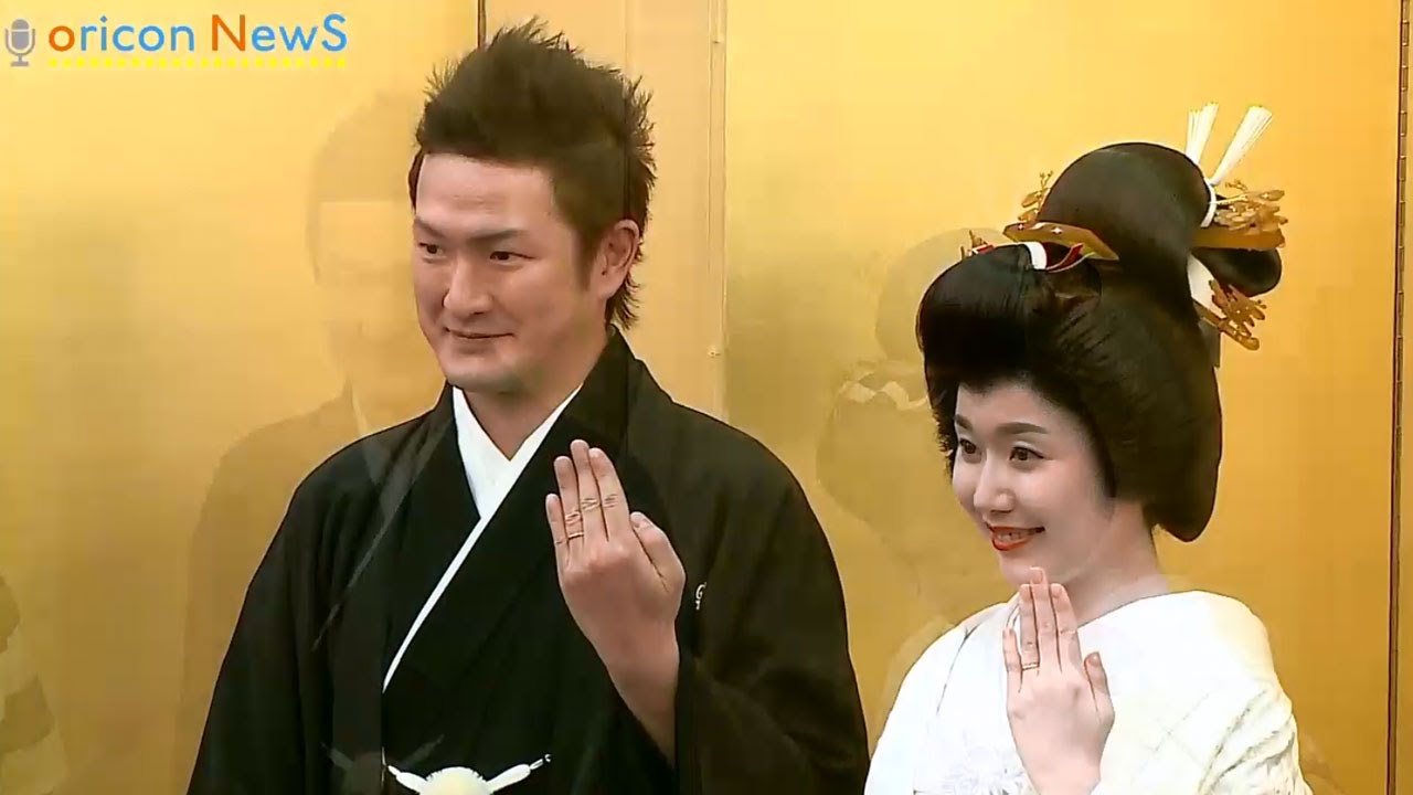 中村獅童、妻・沙織さんを初公開　披露宴前 囲み取材