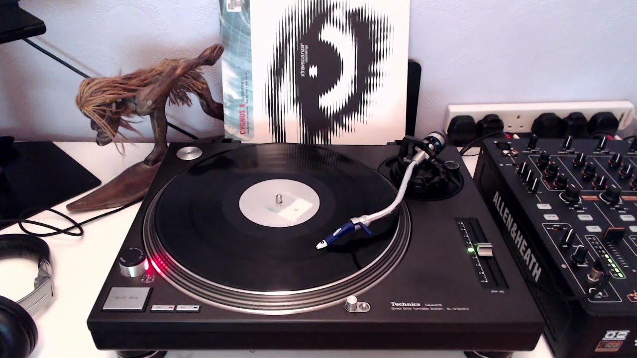 Cygnus X – Superstring (rank 1 deep dub mix)