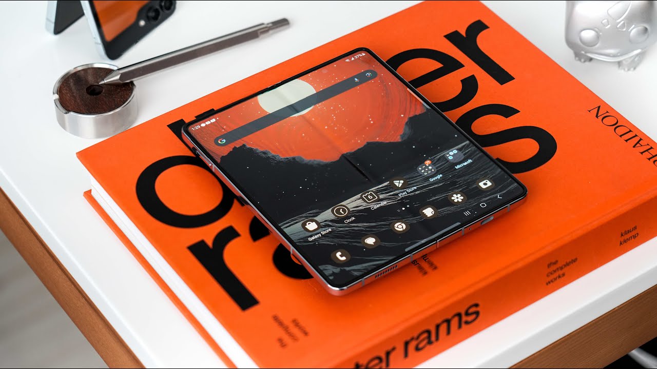 Samsung Galaxy ZFold 5 - Day in My Life REVIEW! (30 Days of USE)