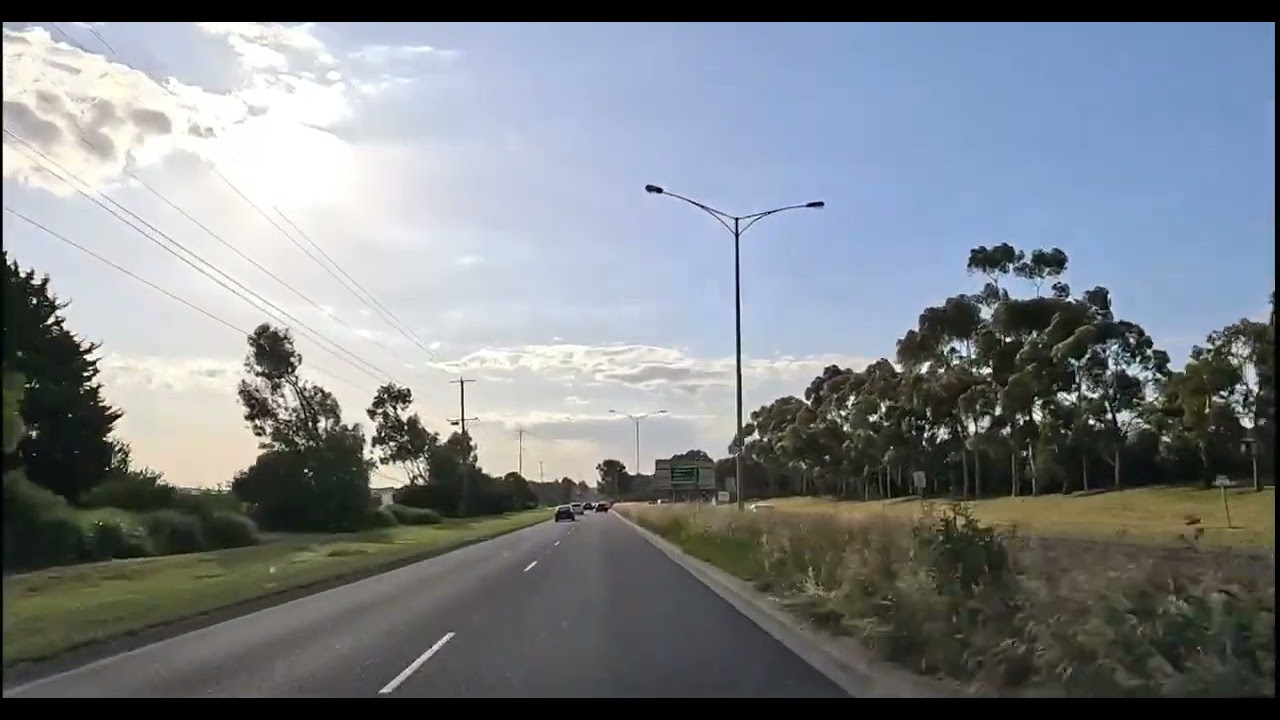 Driving Around Meadow Heights. Melbourne Australia 🇦🇺